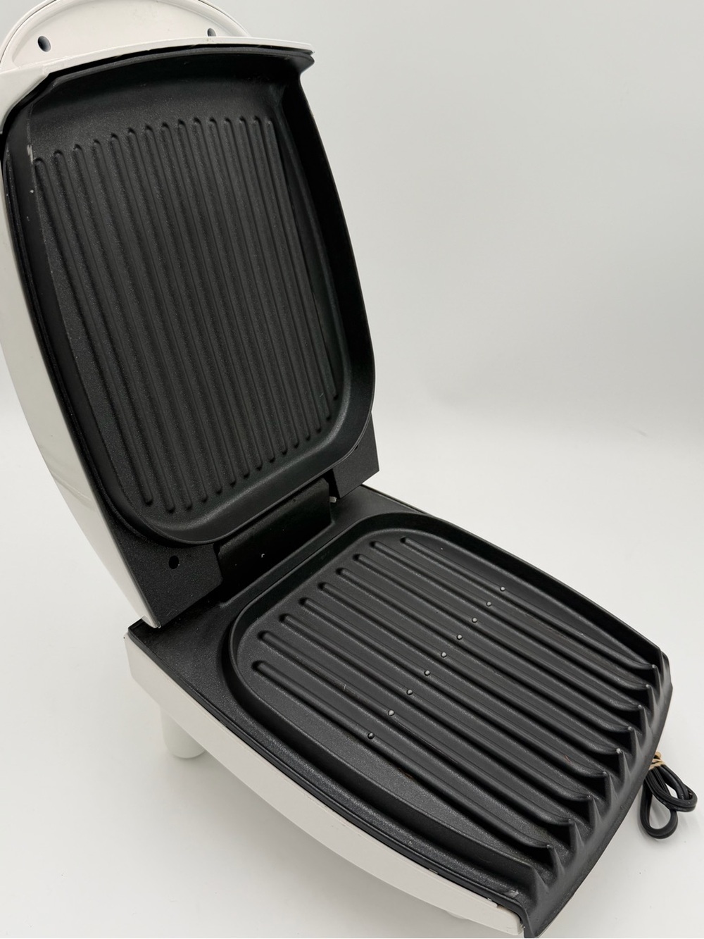 George Foreman Lean Mean Fat Reducing Grilling Machine GR20 White WORKS - Picture 3 of 8